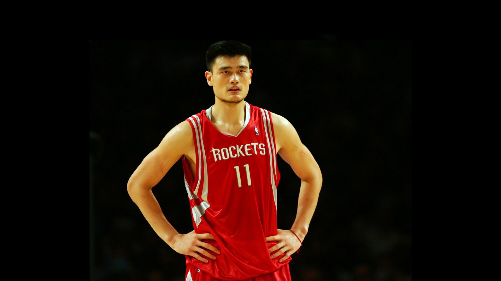 纽约寒夜中的一抹辽宁红,詹姆斯惊艳四座,CBA王者鏖战NBA劲旅书写唯一传奇